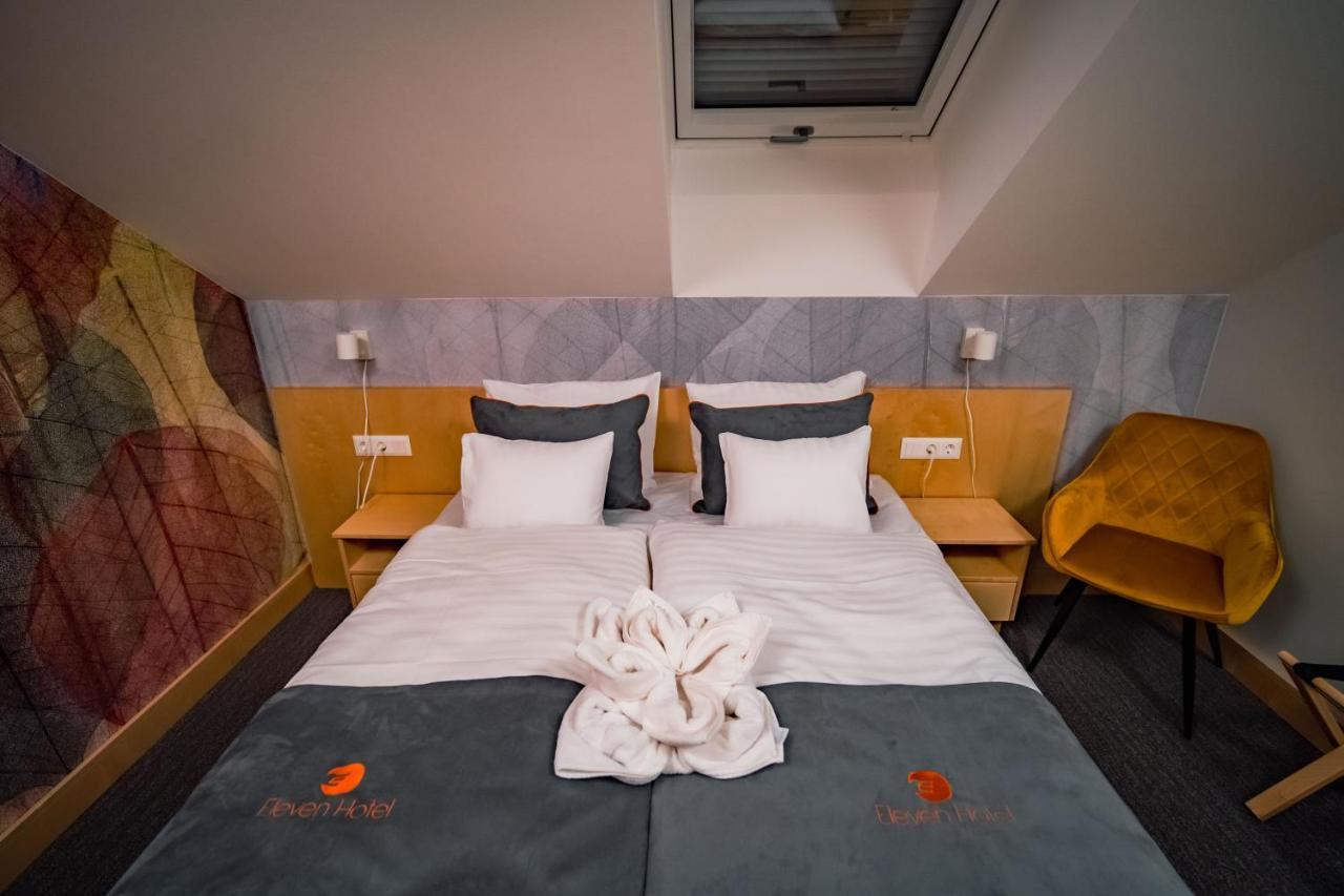 Eleven Business & Sport Hotel Jaszarokszallas Dış mekan fotoğraf