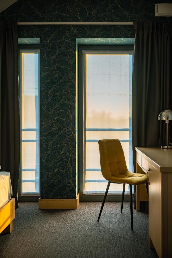 Eleven Business & Sport Hotel Jaszarokszallas Dış mekan fotoğraf