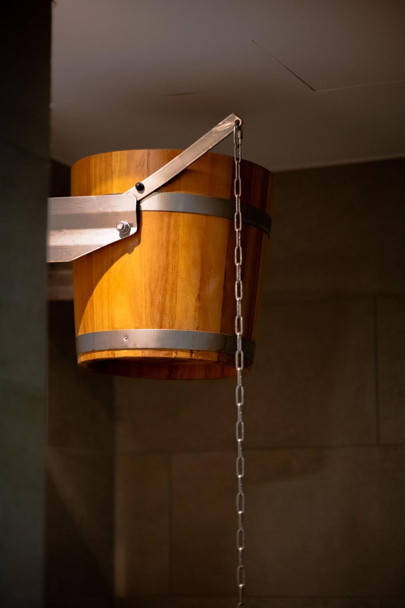 Eleven Business & Sport Hotel Jaszarokszallas Dış mekan fotoğraf